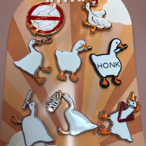 Enamel Goose Cartoon Brooch Pin Animal Lapel Pins - Picture 2 of 4